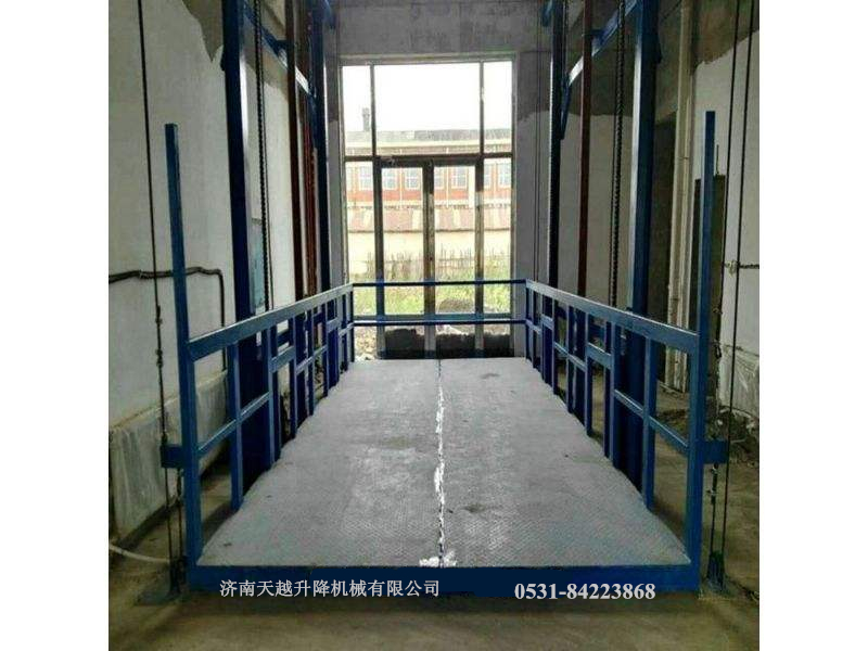 导轨式货梯图片 导轨式升降货梯
